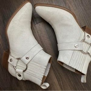 Frye off-white Chelsea harness ankle boots